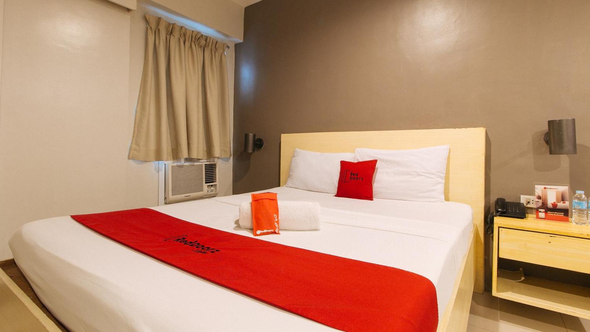 Hotel Reddoorz At Samat Mandaluyong Zewnętrze zdjęcie